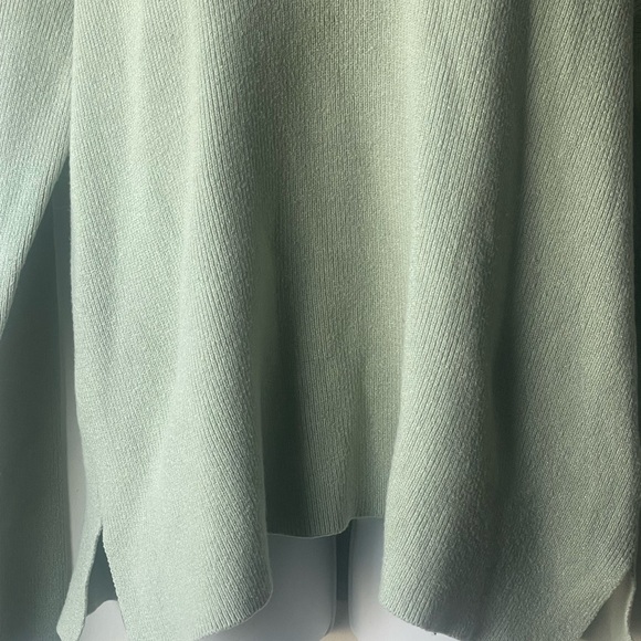 Tahari women’s sweater - Picture 5 of 10